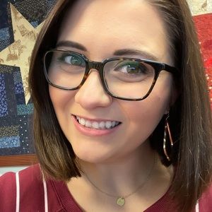 Meet your Posher, Rebecca